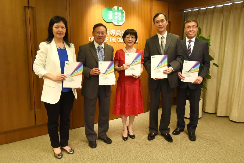 The Ombudsman, Ms Connie Lau (centre), today (July 12) released to the public the latest issue of her Annual Report. Looking on are the Deputy Ombudsman, Mr K S So (second right); Assistant Ombudsman Mr Tony Ma (first right); Assistant Ombudsman Mr Frederick Tong (second left); and the Chief Manager of the Office of The Ombudsman, Ms Gwenny Tsui (first left).