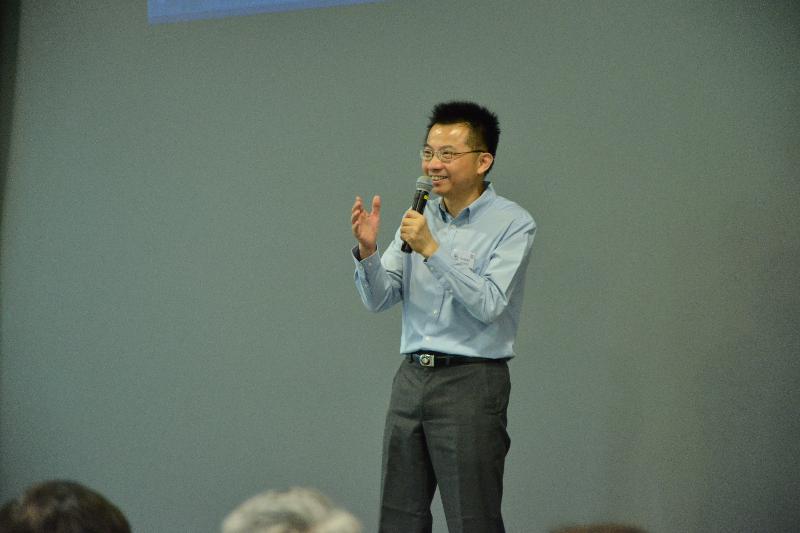 Speaking at the ceremony of the 2016-17 Building Safety Pioneer Programme today (July 16), the Deputy Director of Buildings, Mr Cheung Tin-cheung, said the programme aims to enhance youngsters' awareness of their living environment and help them develop their sense of responsibility. The programme will also arouse their interest in building-related professions. 