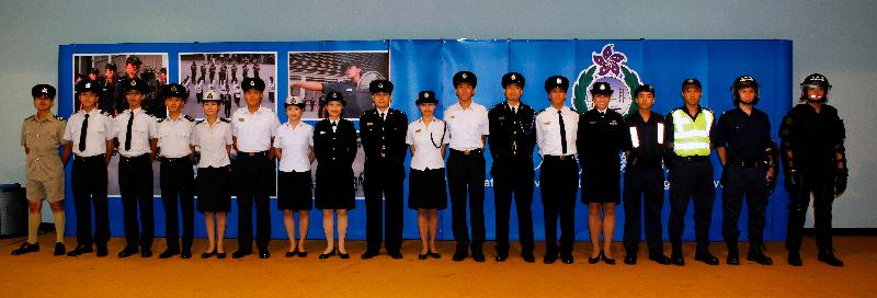 入境事務學院開放日今日（七月三十一日）展示了入境事務處歷年來的制服及工作服。 
