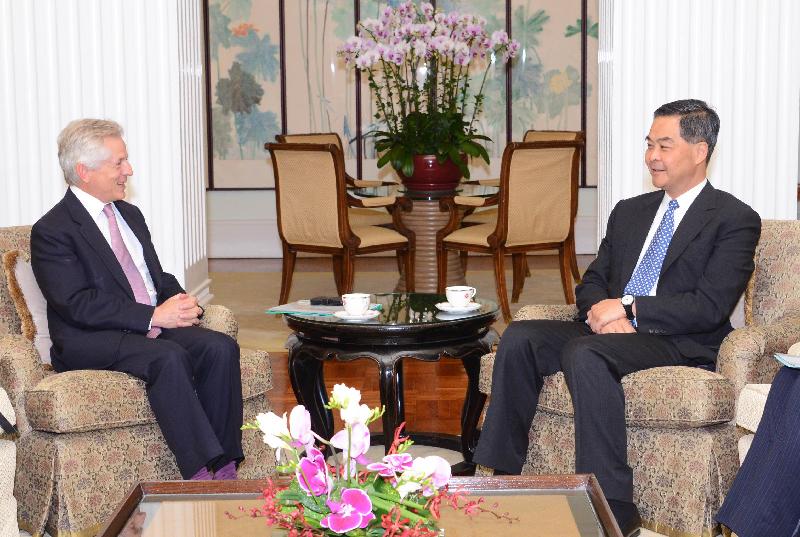 The Chief Executive, Mr C Y Leung (right), meets the visiting Chairman of the All Party Parliamentary China Group of the United Kingdom Parliament, Mr Richard Graham (left), at Government House this afternoon (August 22) to exchange views on issues of mutual concern.