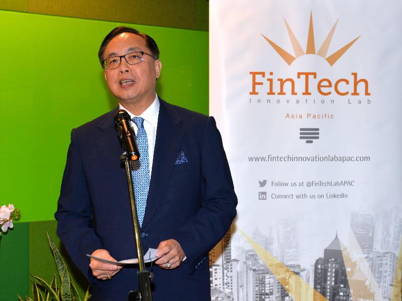 Speaking at the FinTech Innovation Lab Asia Pacific Welcome Cocktail today (August 22), the Secretary for Innovation and Technology, Mr Nicholas W Yang, said the Government has been taking active steps to facilitate the development of FinTech in Hong Kong in recent years. He believed that information and communications technology will certainly play a bigger role in strengthening Hong Kong’s position in the FinTech sector.