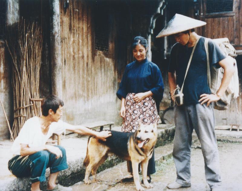 「中國電影展2016」於九月二十六日至十月二十三日舉行，選映十一部獲國際獎項的中國影片。圖示開幕電影《那山 那人 那狗》（1999）劇照。