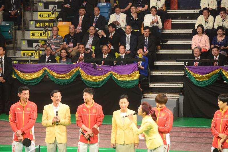 The Chief Executive, Mr C Y Leung, this afternoon (August 28) attended the variety show "A Date with Mainland Olympians" at Queen Elizabeth Stadium in Wan Chai. Mr and Mrs Leung; the Minister of the General Administration of Sport of China, Mr Liu Peng; the Director of the Liaison Office of the Central People's Government in the Hong Kong Special Administrative Region, Mr Zhang Xiaoming; the President of the Sports Federation & Olympic Committee of Hong Kong, China, Mr Timothy Fok; the Chief Secretary for Administration, Mrs Carrie Lam; the Financial Secretary, Mr John C Tsang; and other guests enjoying the performance.