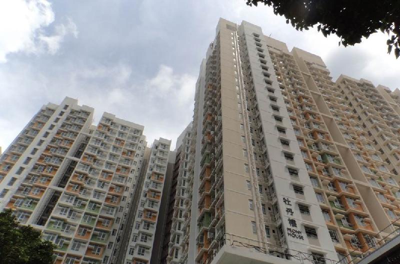 深水埗蘇屋邨重建計劃第一期落成的六座住宅大廈之一牡丹樓。