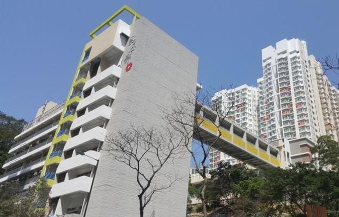 A lift tower and covered footbridge for use upon completion of the first phase of the redevelopment of So Uk Estate, Sham Shui Po.