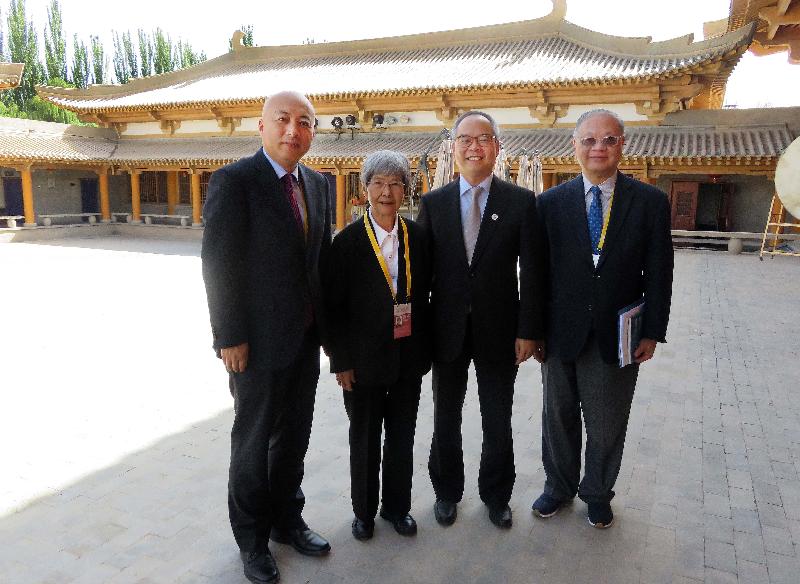 The Secretary for Home Affairs, Mr Lau Kong-wah, today (September 20) attended the Silk Road (Dunhuang) International Cultural Expo in Dunhuang. Photo shows Mr Lau (second right) meeting with the President of the Dunhuang Academy, Mr Wang Xudong (first left); the Honorary President of the Dunhuang Academy, Dr Fan Jinshi (second left), and the Director of the Jao Tsung-I Petite Ecole of the University of Hong Kong, Professor Lee Chack-fan (first right), before attending a forum on Dunhuang studies.
