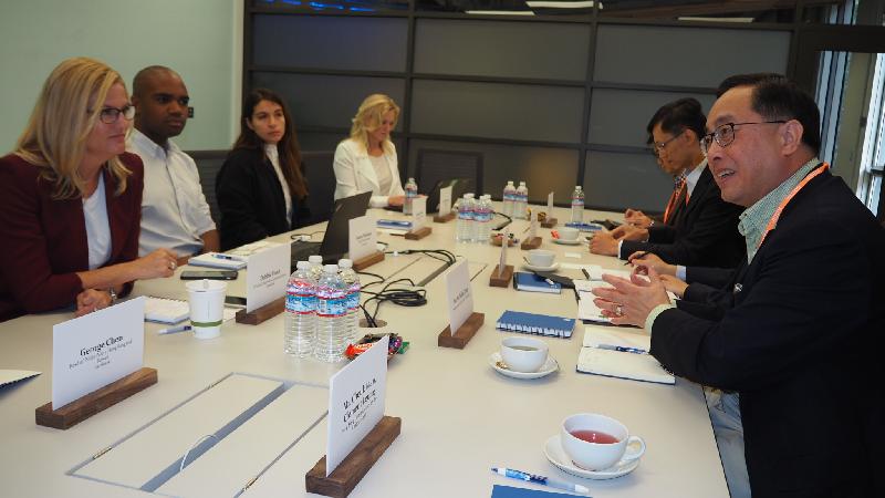 The Secretary for Innovation and Technology, Mr Nicholas W Yang (first right), visits Facebook’s headquarters in Silicon Valley, the United States, today (October 4, San Francisco time) and meets with the Vice President of International and Policy Communications at Facebook, Ms Debbie Frost (first left).