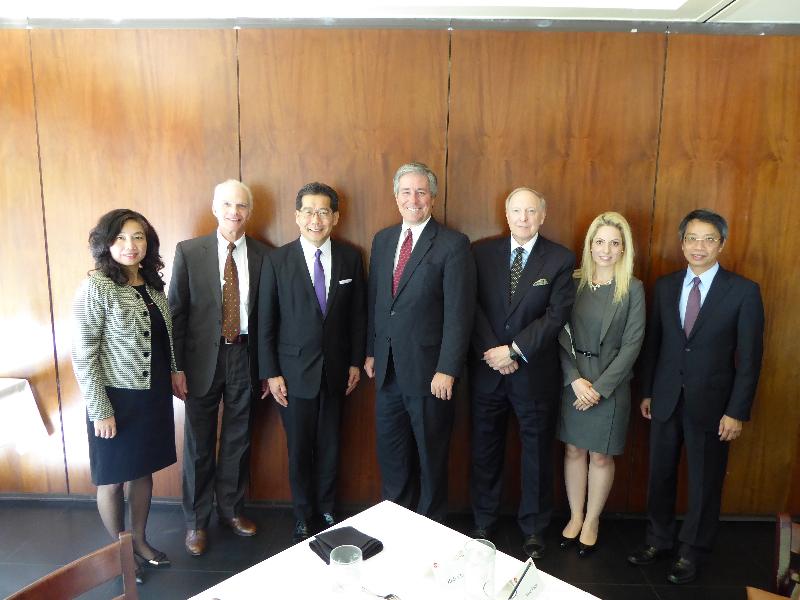 The Secretary for Commerce and Economic Development, Mr Gregory So (third left), has a lunch meeting with the Vice President for Monetary Studies and Editor of Cato Journal of the Cato Institute, Mr Jim Dorn (third right), in Washington, DC, the United States on October 12 (Washington, DC, time).
