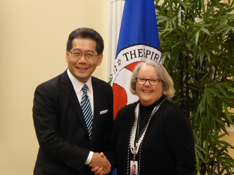 The Secretary for Commerce and Economic Development, Mr Gregory So (left), meets with the Senior Vice President for Asia of the US Chamber of Commerce, Ms Tami Overby, in Washington, DC, on October 13 (Washington, DC, time).
