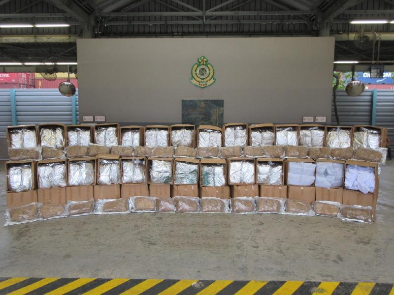 Hong Kong Customs smashed a suspected case of smuggling illicit tobacco at Kwai Chung Cargo Examination Compound on October 17. About 5,300 kilograms of suspected illicit tobacco were seized. 