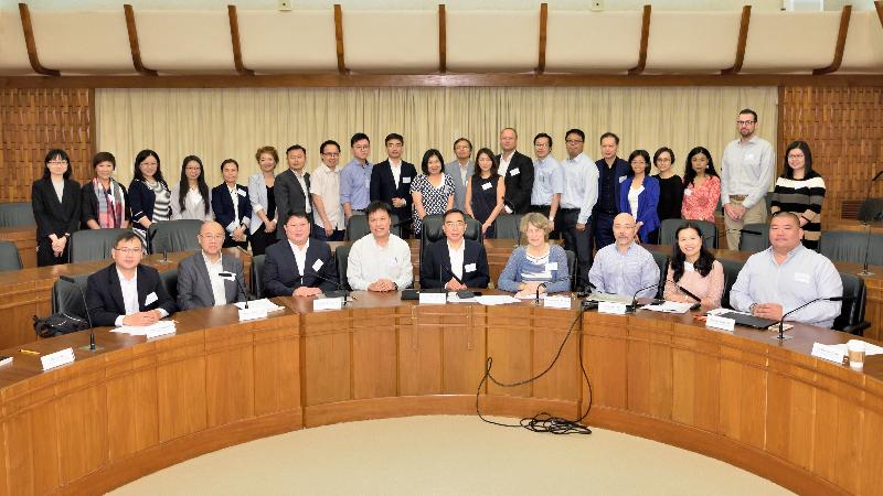 The Director of the Sichuan Wolong National Nature Reserve Administration, Mr Zhang Hemin, attended a workshop on conservational research collaboration at Sichuan Wolong National Nature Reserve at the University of Hong Kong yesterday (October 27). Picture shows Mr Zhang (front row, centre)  with academics from local universities and representatives from the Education Bureau, the Development Bureau and Ocean Park.