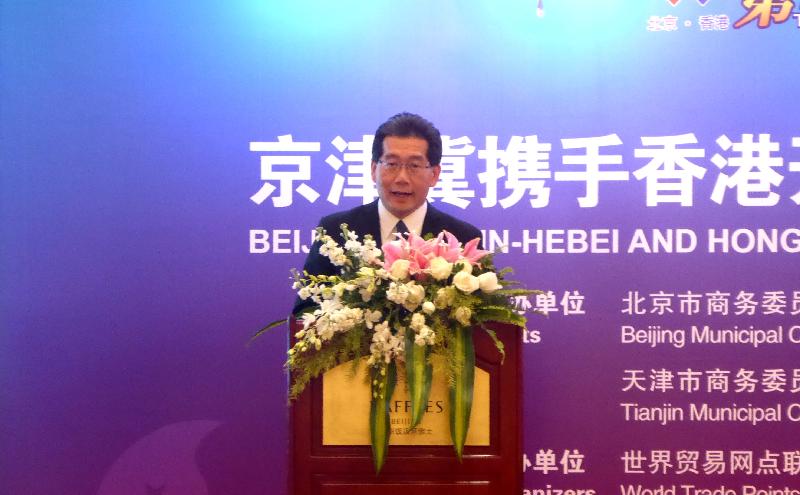 商務及經濟發展局局長蘇錦樑今日（十一月三日）在北京出席京津冀攜手香港開拓「一帶一路」投資貿易項目洽談會，並在會上致辭。