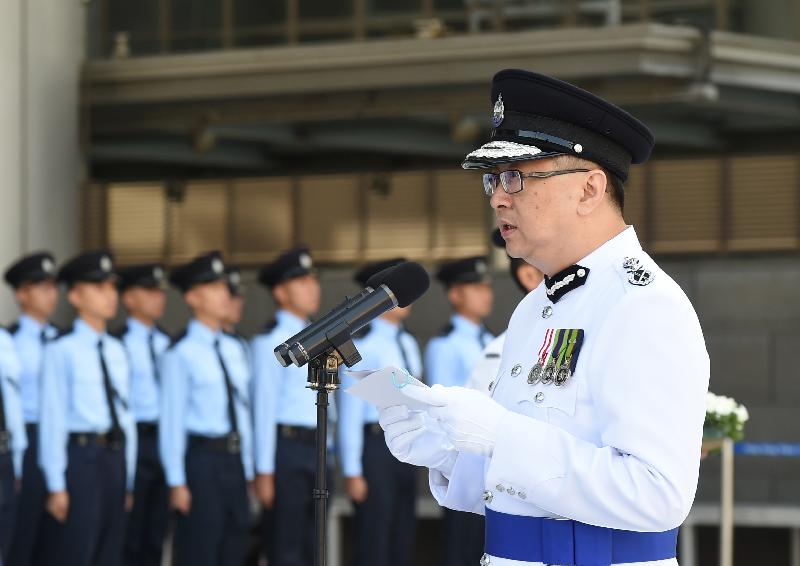 Giving a speech during the ceremony, Mr Lo pays tribute to those who have made the ultimate sacrifice by giving their lives in the service of the people of Hong Kong.
