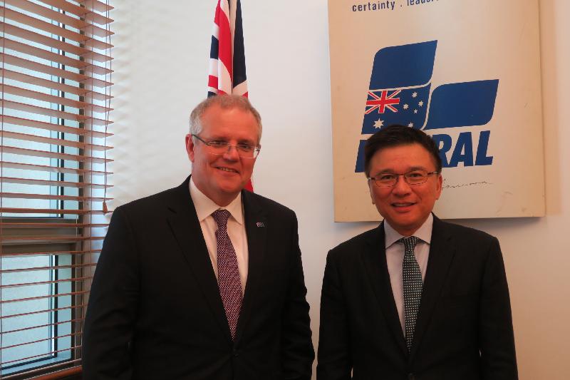 The Secretary for Financial Services and the Treasury, Professor K C Chan (right), meets with the Treasurer of Australia, Mr Scott Morrison, to exchange views on enhancing bilateral financial collaboration and development of financial technology in Canberra today (November 9).