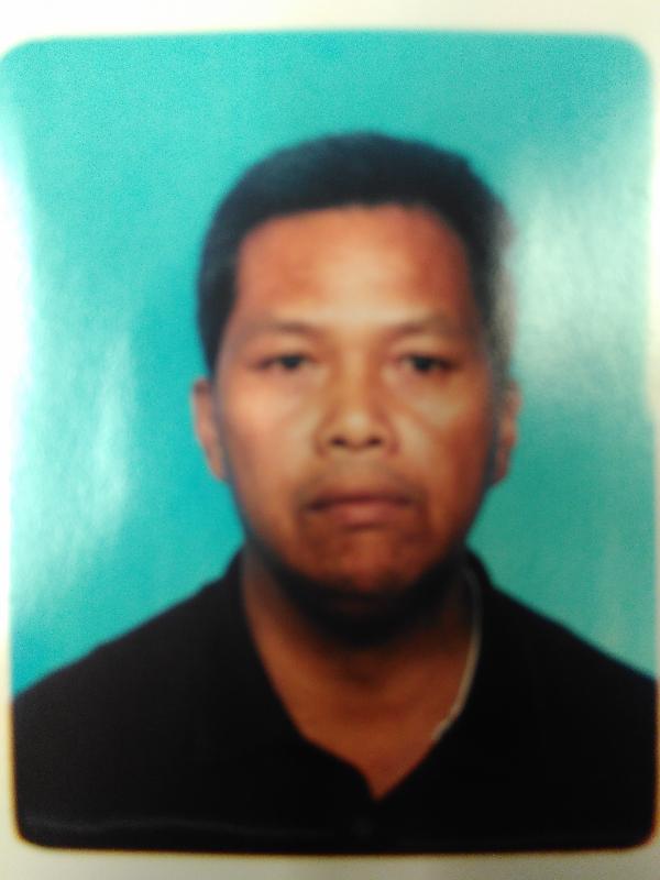 Chan Chun-lam, aged 63, is about 1.6 metres tall, 68 kilograms in weight and of medium build. He has a round face with yellow complexion and short white hair. He was last seen wearing a grey and green shirt, black trousers and black shoes.
