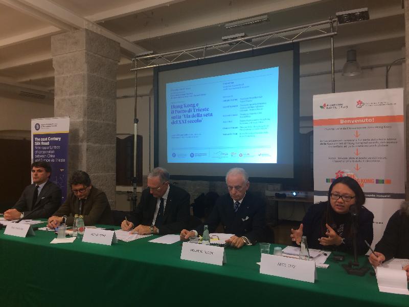 The Hong Kong Economic and Trade Office, Brussels (HKETO, Brussels) promoted Hong Kong's "super-connector" role at a seminar regarding the Belt and Road Initiative in Trieste, Italy, yesterday (November 23, Trieste time). Photo shows the Deputy Representative of the HKETO, Brussels, Miss Alice Choi (first right), briefing Italian businessmen in Trieste on how Hong Kong can help them to seize Belt and Road initiative opportunities.