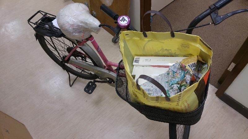 Hong Kong Customs yesterday (November 28) seized about 0.5 million sticks of suspected illicit cigarettes with an estimated value of about $1.3 million and a duty potential of about $1 million in Yuen Long and Sham Shui Po. Photo shows the bicycle with suspected illicit cigarettes seized.