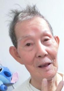 Lam Hak-kan, aged 80, is about 1.58 metres tall, 52 kilograms in weight and of thin build. He has a long face with yellow complexion and short straight greyish white hair. He was last seen wearing a blue cap, a dark blue jacket, blue jeans, grey sports shoes and carrying a yellow towel.