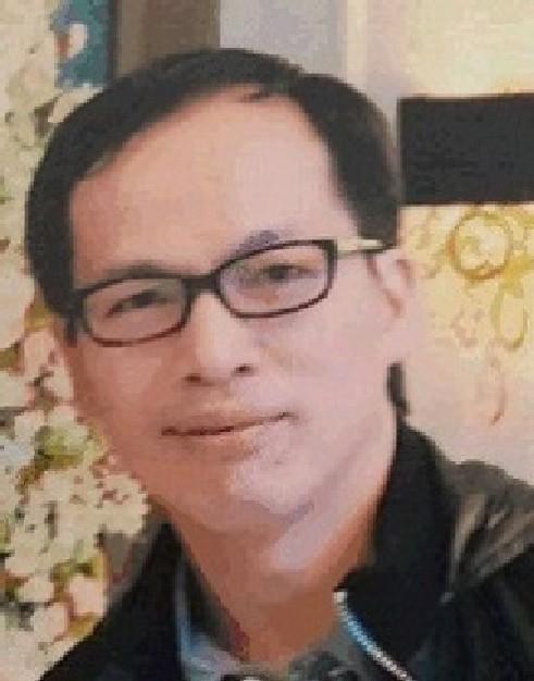 Tsang Fuk-ming, aged 45, is about 1.7 metres tall, 63 kilograms in weight and of medium build. He has a square face with yellow complexion and short straight black hair. He was last seen wearing a red top, black jacket and blue jeans, carrying a dark-colour rucksack and wearing glasses with black frame.