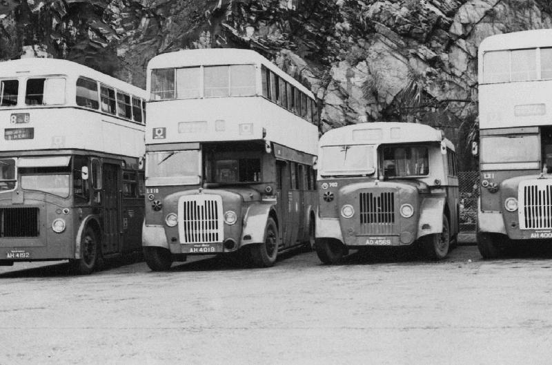 「沿途风光好：1970年代香港岛巴士站街景照片展」将展出一批交通调查档案内约60项香港岛沿岸巴士站的照片及文件。图为一九七五年的柴湾巴士总站。