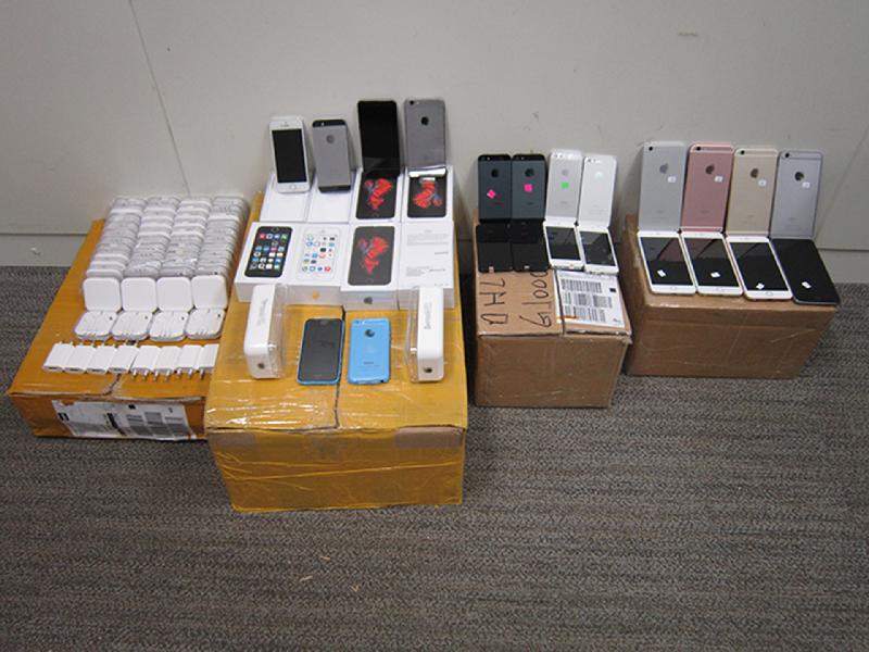 Hong Kong Customs joined with the United States (US) Immigration and Customs Enforcement and the US Customs and Border Protection to conduct an operation in mid November 2016 to fight transnational counterfeiting activities. As a result, about 1 300 pieces of suspected counterfeit electronic products with an estimated market value of about $1.3 million were seized in Hong Kong. Photo shows part of the seizure.