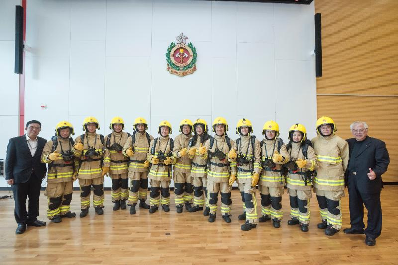 The Legislative Council Panel on Security conducted a visit to the Fire and Ambulance Services Academy today (January 4).  Photo shows Legislative Council members in firefighting protective gear.