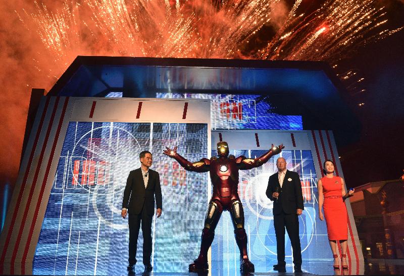 The Chief Executive, Mr C Y Leung, attended the grand opening of the Iron Man Experience at Hong Kong Disneyland Resort tonight (January 10). Picture shows Mr Leung (first left) and the Chairman of Walt Disney Parks and Resorts, Mr Bob Chapek (second right), officiating at the grand opening ceremony with Iron Man.