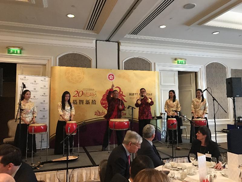 The Hong Kong Economic and Trade Office in Brussels hosted a Chinese New Year luncheon in Dublin, Ireland today (January 27, Dublin time). Photo shows the Hong Kong Drum Ensemble, led by Mr Ronald Chin, performing at the luncheon.
