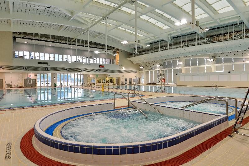 堅尼地城游泳池下星期二（二月七日）起提供全新的室內暖水游泳設施，包括圖示的橢圓形按摩池。