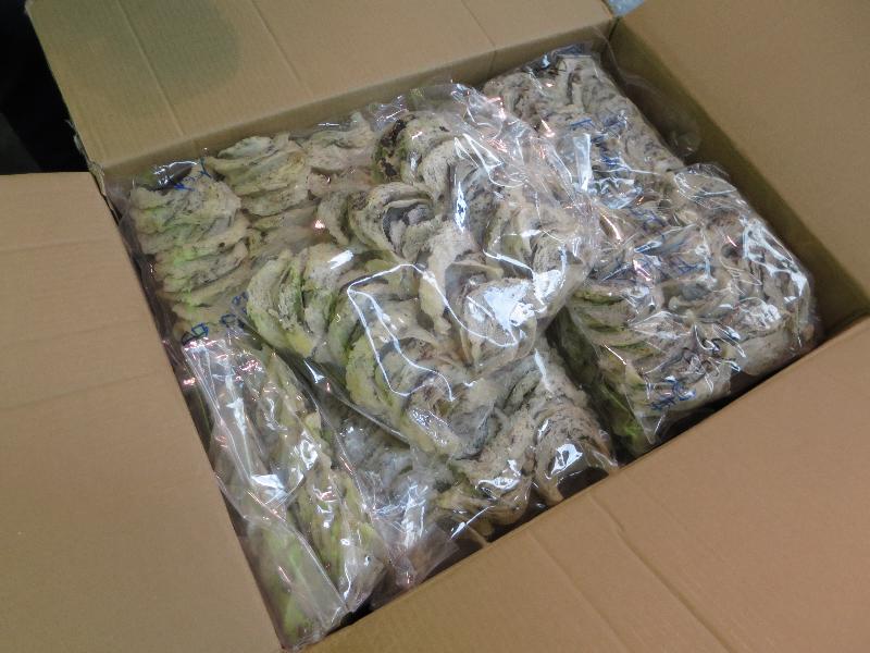 Hong Kong Customs today (February 14) seized a large haul of suspected smuggled products with an estimated market value of about $23 million at Lok Ma Chau Control Point. Picture shows part of the suspected bird nest seized.
