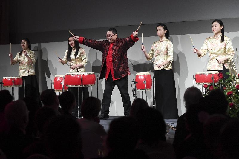The Hong Kong Economic and Trade Office in Brussels hosted a Chinese New Year reception in Brussels, Belgium on February 7 (Brussels time). Photo shows the Hong Kong Drum Ensemble, led by Mr Ronald Chin, performing at the reception.