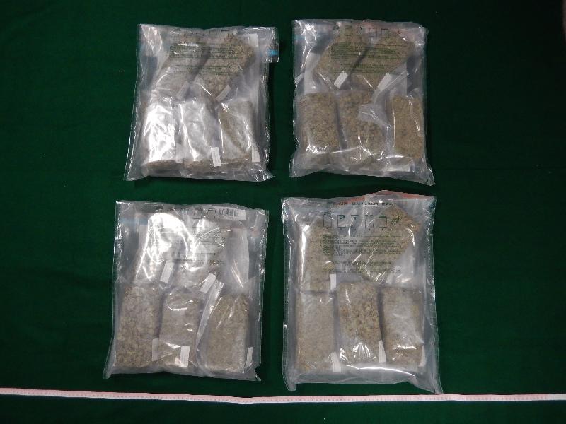 Hong Kong Customs yesterday (February 25) seized about five kilograms of suspected cannabis buds and 1.4 kilograms of suspected cocaine with an estimated market value of about $2.4 million in total at Shenzhen Bay Control Point and Hong Kong International Airport respectively. Photo shows suspected cannabis buds seized at Shenzhen Bay Control Point.