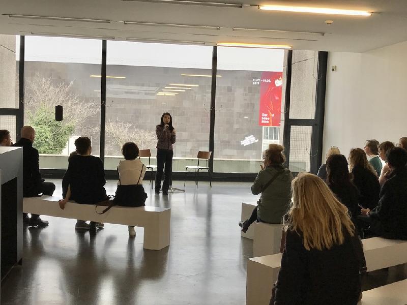 Photo shows the Director of HKETO Berlin, Ms Betty Ho, exchanging views with participants at the Kunsthalle  Düsseldorf.