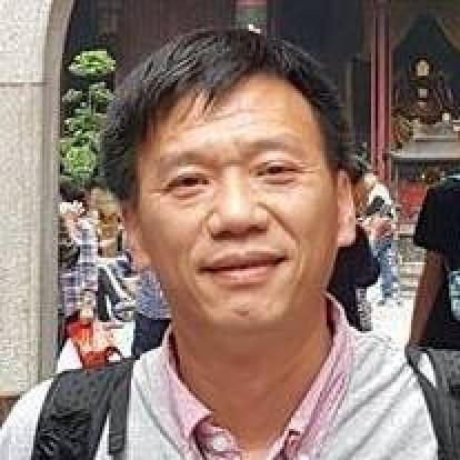 Luk Kwok-ming, aged 48, is about 1.7 metres tall, 65 kilograms in weight and of medium build. He has a pointed face with yellow complexion and short straight black hair. He was last seen wearing a grey and white jacket, black trousers and brown shoes.
