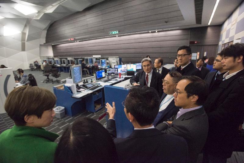 The Legislative Council Public Accounts Committee visits the new Air Traffic Control Centre today (March 15) and receives a briefing from a representative of the Civil Aviation Department on the operation of the new Air Traffic Management System after its full commissioning.