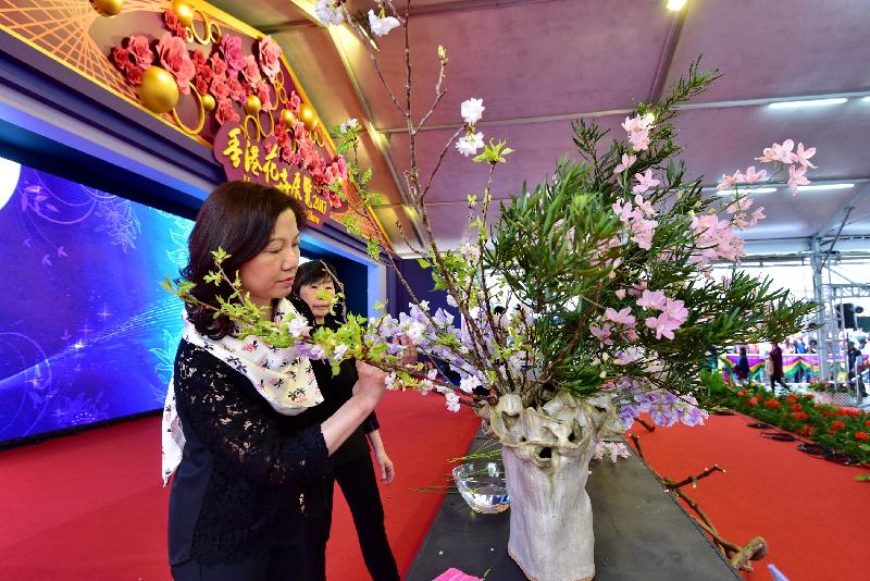 香港花卉展覽於星期日（三月十九日）結束，大會在展覽期間安排了多項活動，包括花藝示範、綠化活動工作坊和親子遊戲等。