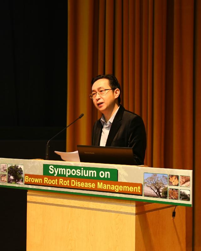 發展局局長馬紹祥今日（三月十八日）在褐根病管理專題研討會上致辭。