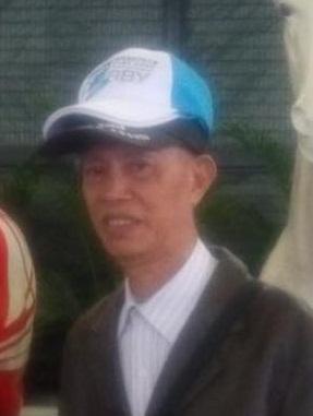 He is about 1.7 metres tall, 45 kilograms in weight and of thin build. He has a pointed face with yellow complexion and short straight white hair. He was last seen wearing a black jacket, black trousers, black shoes and a black baseball cap, and carrying a red and black bag and a blue umbrella.