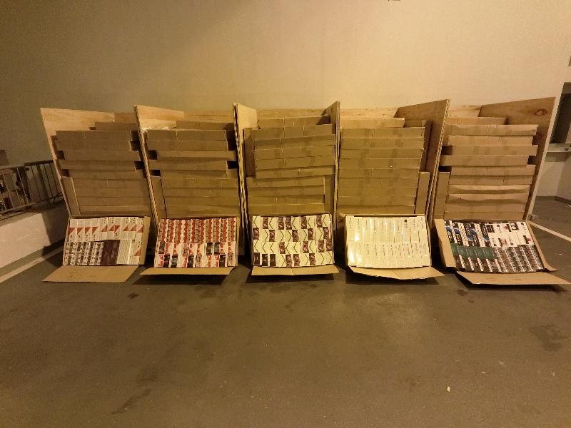 Hong Kong Customs yesterday (March 27) seized about 1.2 million suspected illicit cigarettes with an estimated market value of about $3.3 million and a duty potential of about $2.4 million at Man Kam To Control Point. Photo shows some of the suspected illicit cigarettes seized.