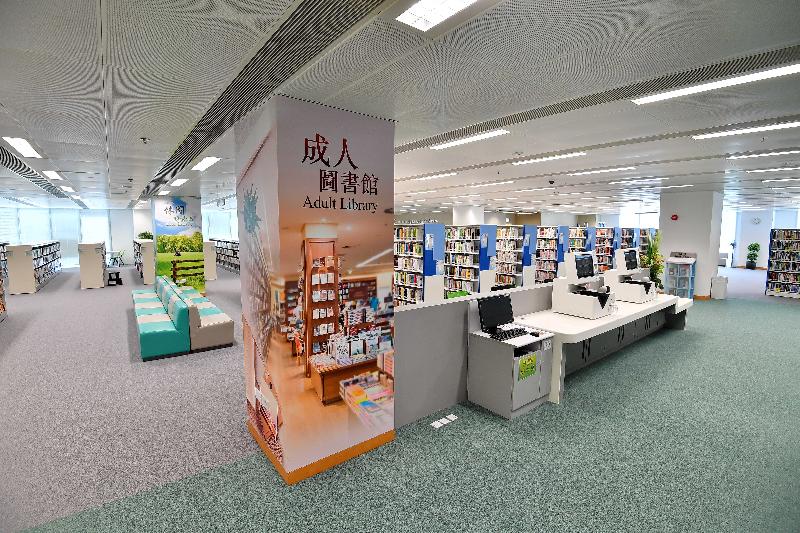 圆洲角公共图书馆明日（三月三十日）起开放予市民使用。新图书馆的馆藏约十六万项，涵盖成人和儿童中、英文书籍，以及镭射唱片等。