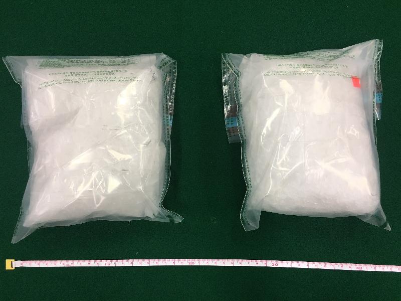 Hong Kong Customs yesterday (March 31) seized about two kilograms of suspected methamphetamine and one kilogram of suspected crack cocaine with an estimated market value of about $2.3 million in Wong Tai Sin and Sheung Shui respectively.