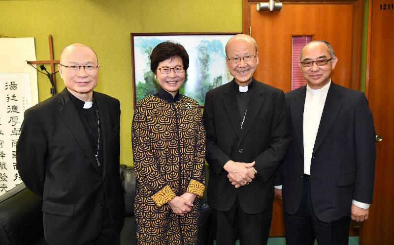 候任行政長官林鄭月娥（左二）今日（四月七日）與天主教香港教區主教湯漢樞機（右二）、助理主教楊鳴章（左一）和副主教陳志明（右一）會面。