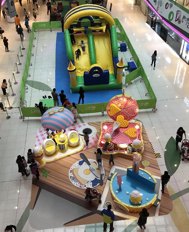 The Hong Kong Housing Authority (HA) will launch promotional activities in its shopping centres for the upcoming Easter holidays. At Domain, the HA’s regional shopping centre in Yau Tong, Kowloon, colourful Easter egg dishes on a 3-D picture of an "Easter table" will be set up for photo opportunities.