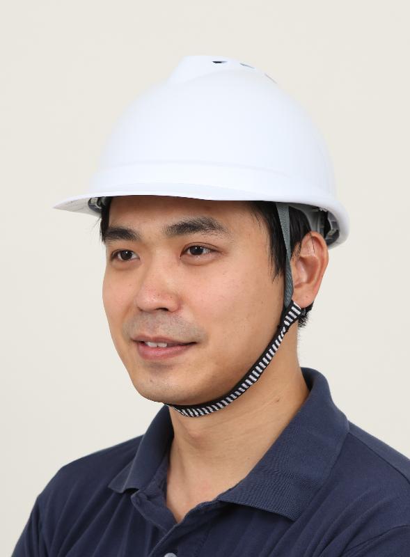 鼓励工人正确使用安全帽