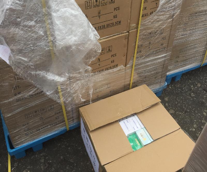 Hong Kong Customs yesterday (April 20) seized about one million suspected illicit cigarettes with an estimated market value of about $2.7 million and a duty potential of about $1.9 million in Kwai Chung. Photo shows some of the suspected illicit cigarettes seized.