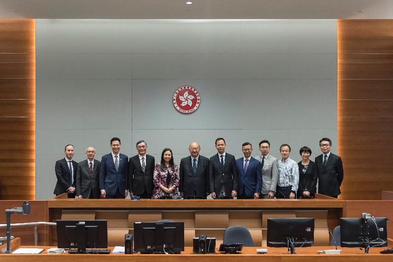 Members of the Legislative Council (LegCo) today (April 21) toured the courtrooms in the West Kowloon Law Courts Building. Photo shows (from third left) LegCo Member Mr Holden Chow; the Chief Judge of the High Court, Mr Justice Andrew Cheung; Legco Member Dr Elizabeth Quat; the Chief Justice of the Court of Final Appeal, Mr Geoffrey Ma Tao-li; the Deputy Chairman of the LegCo Panel on Administration of Justice and Legal Services, Mr Dennis Kwok; LegCo Members Mr Cheung Kwok-kwan, Mr Alvin Yeung and Dr Fernando Cheung; and the Judiciary Administrator, Miss Emma Lau.
