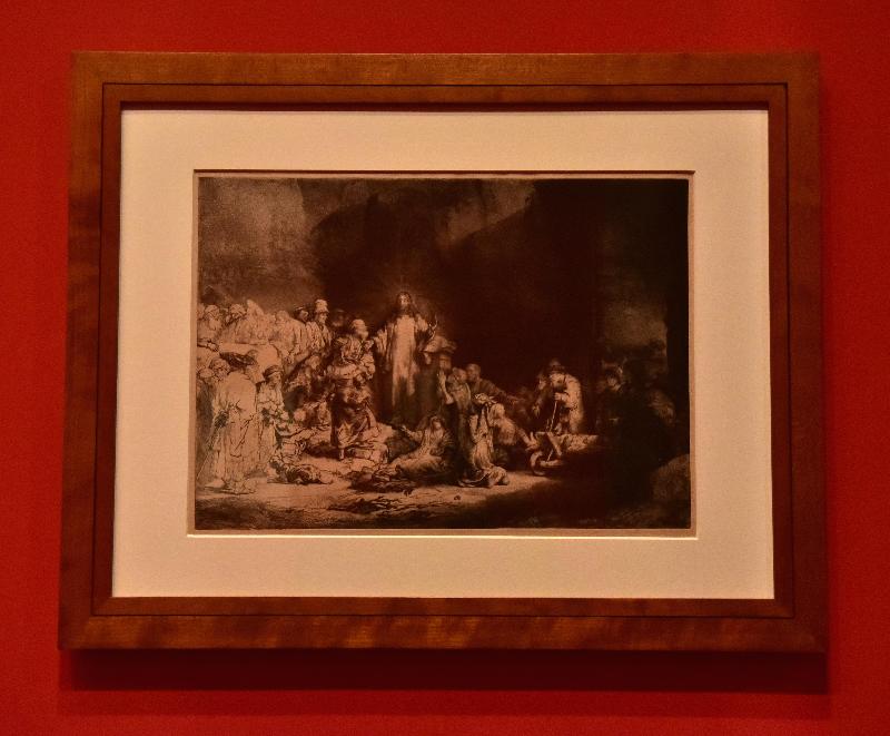  「羅浮宮的創想──從皇宮到博物館的八百年」展覽開幕典禮今日（四月二十五日）在香港文化博物館舉行。圖示林布蘭的版畫作品《耶穌行醫》（約1649年，艾特蒙‧羅富齊藏品，羅浮宮博物館素描版畫部）。