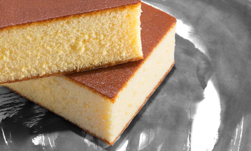 日本甜點品牌「黑船」今日（四月二十六日）宣布在銅鑼灣崇光百貨公司設甜點專櫃，提供傳統日式甜點，包括招牌長崎蛋糕（圖示）。