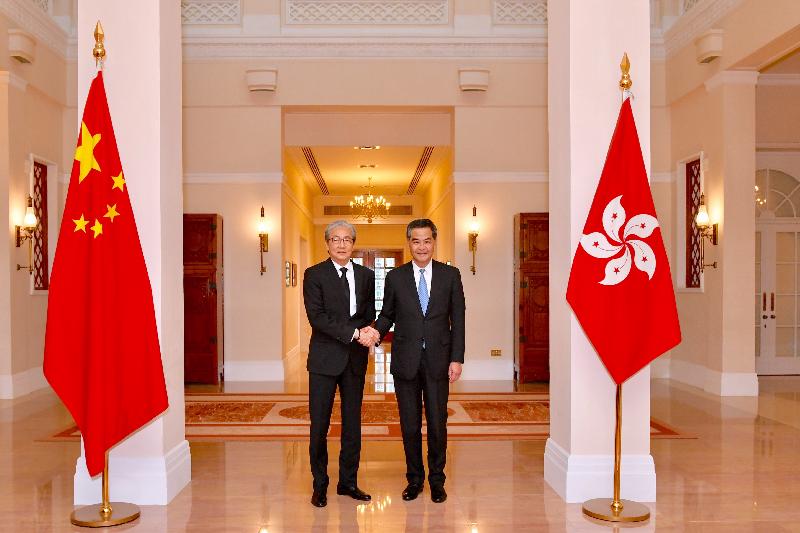 The Chief Executive, Mr C Y Leung (right), meets the visiting Deputy Prime Minister of Thailand, Mr Somkid Jatusripitak, at Government House this afternoon (April 27) to exchange views on issues of mutual concern.