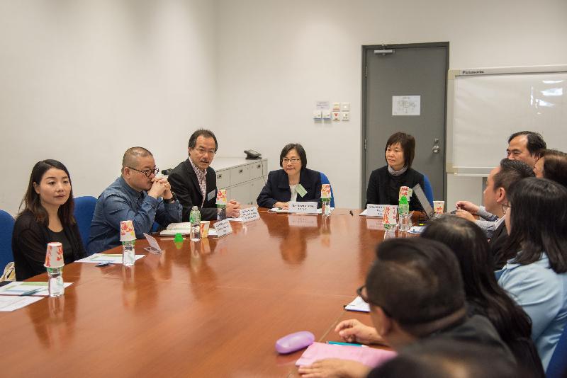 Members of the Legislative Council Subcommittee on Children's Rights, Dr Lau Siu-lai (first left), Mr Shiu Ka-chun (second left) and Dr Fernando Cheung (third left), visit the Social Welfare Department's Tuen Mun Children and Juvenile Home and receive a briefing on its work today (April 28).

